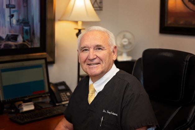 Dr. Urbanek
